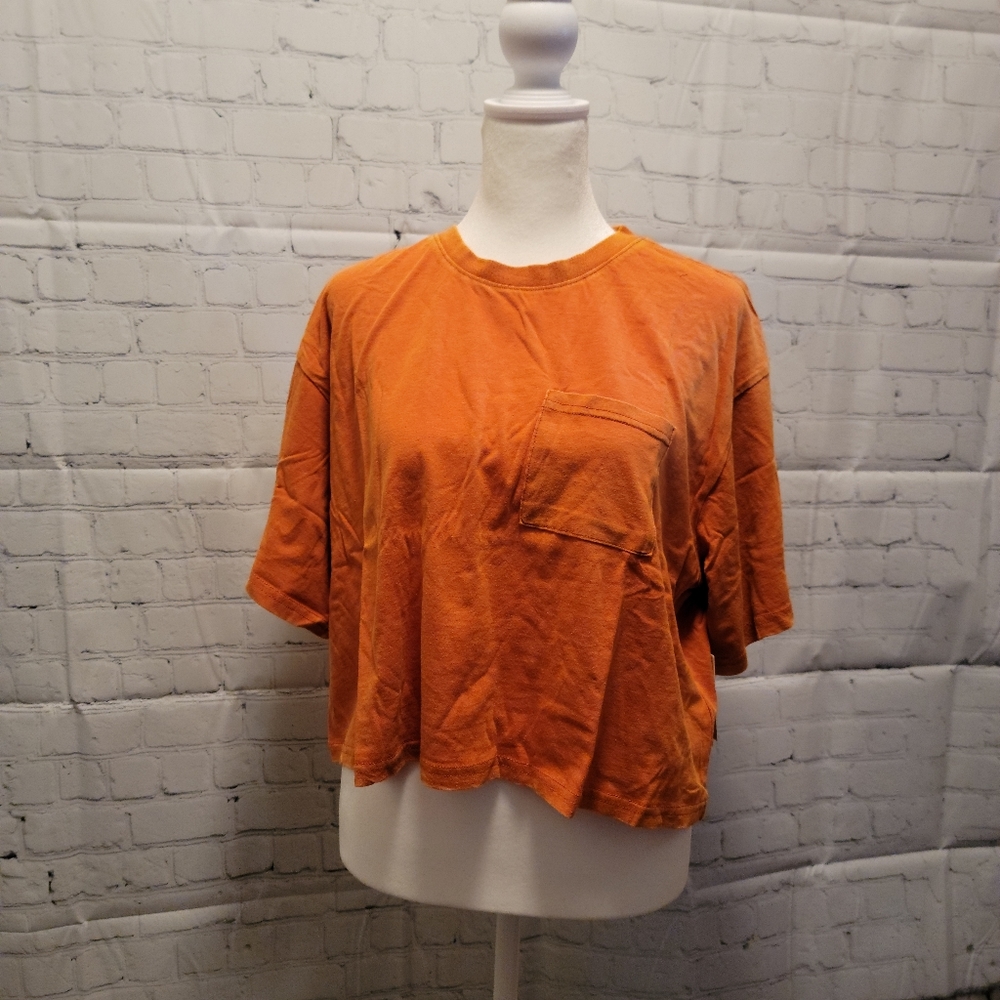 NWT Rust Amber Colored Cropped Short Sleeve Tee